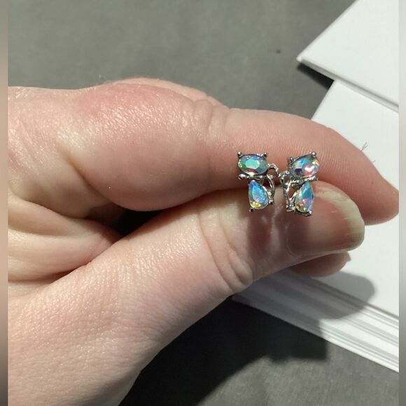 - 😺Petite Tiny Sterling Silver (925) Iridescent Diamond Cat Earrings💎 - Picture 4 of 16